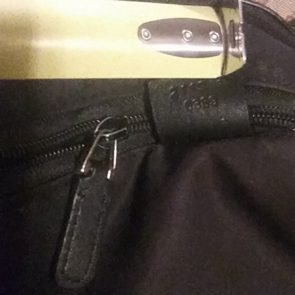 Authentic GUCCI PURSE - Picture 7 of 8